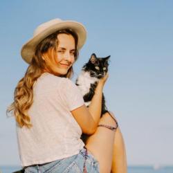8 Tips to Make Traveling with Pets Easier